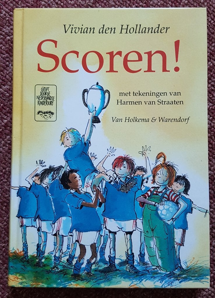 Scoren! - Vivian den hollander., Ophalen of Verzenden, Zo goed als nieuw, Fictie algemeen