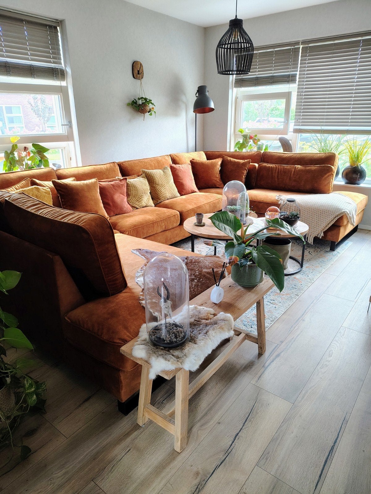 Comfortabele Hoekbank in Okergeel Fluweel, Huis en Inrichting, Ophalen, Hoekbank, 300 cm of meer, Modern, Luxe, Comfortabel