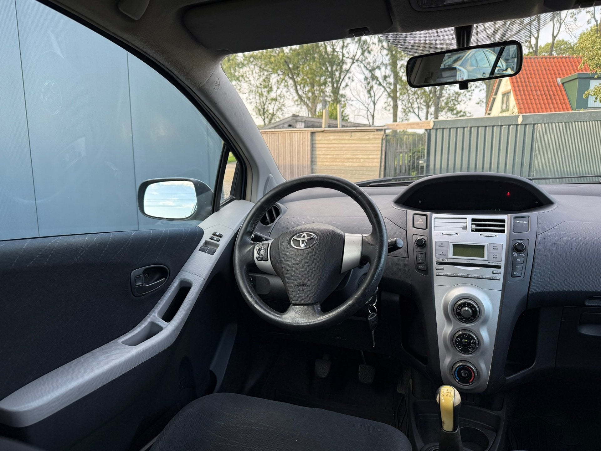 Toyota Yaris 1.3 VVTi Sol, Auto's, Voorwielaandrijving, 4 cilinders, 995 kg, Origineel Nederlands