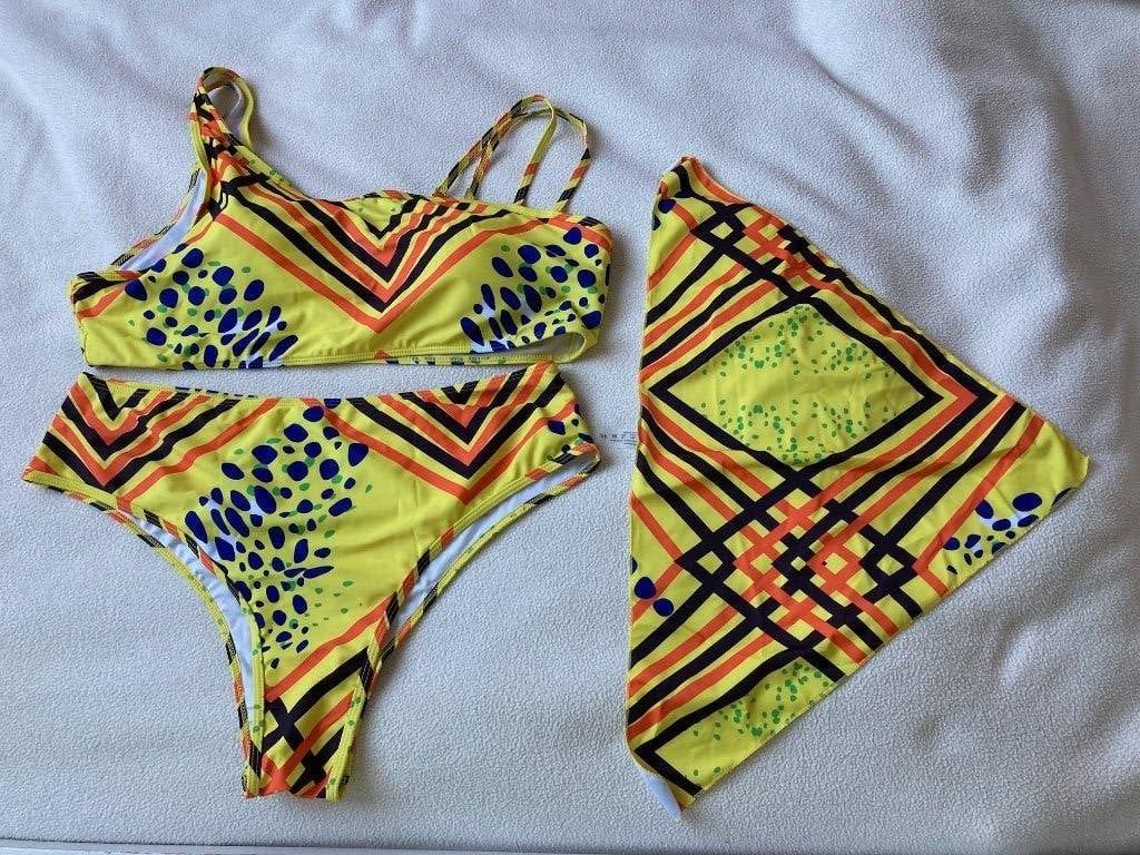 NIEUW bikini asymmetrisch met hoofddoekje maat 50-52 of 4XL, Verzenden, Geel, Nieuw, Bikini