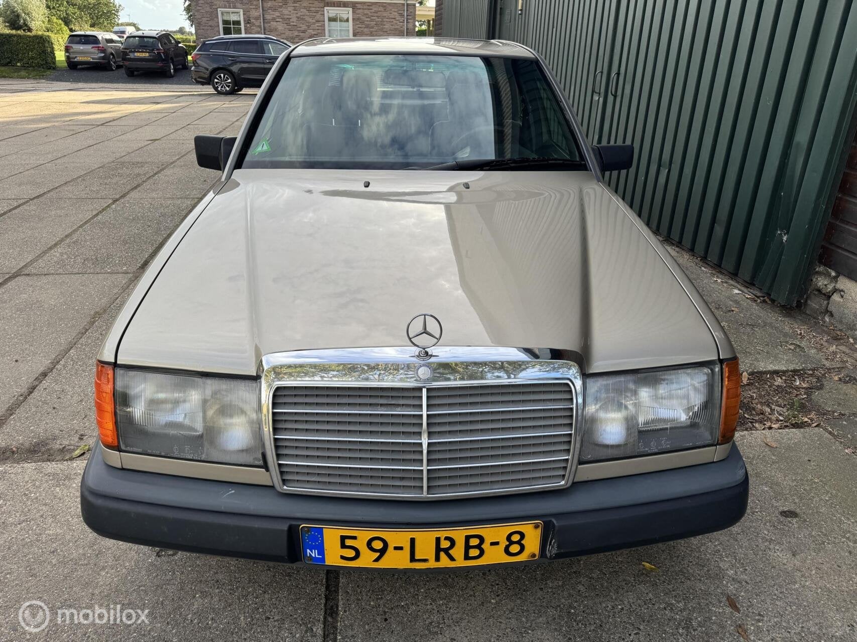 Mercedes-Benz W124 300 D AUT Belastingvrij, foto 2