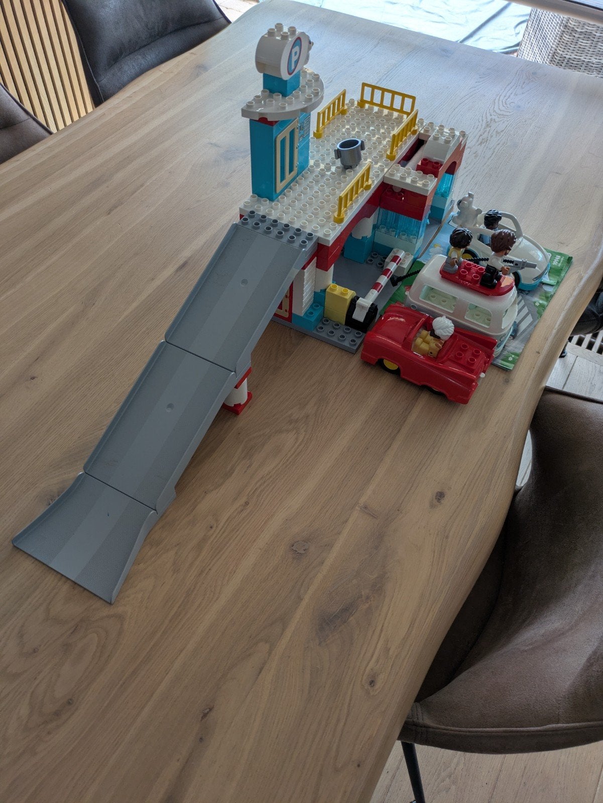 Duplo Parkeergarage met wasstraat en auto's, Ophalen of Verzenden, Gebruikt, Duplo