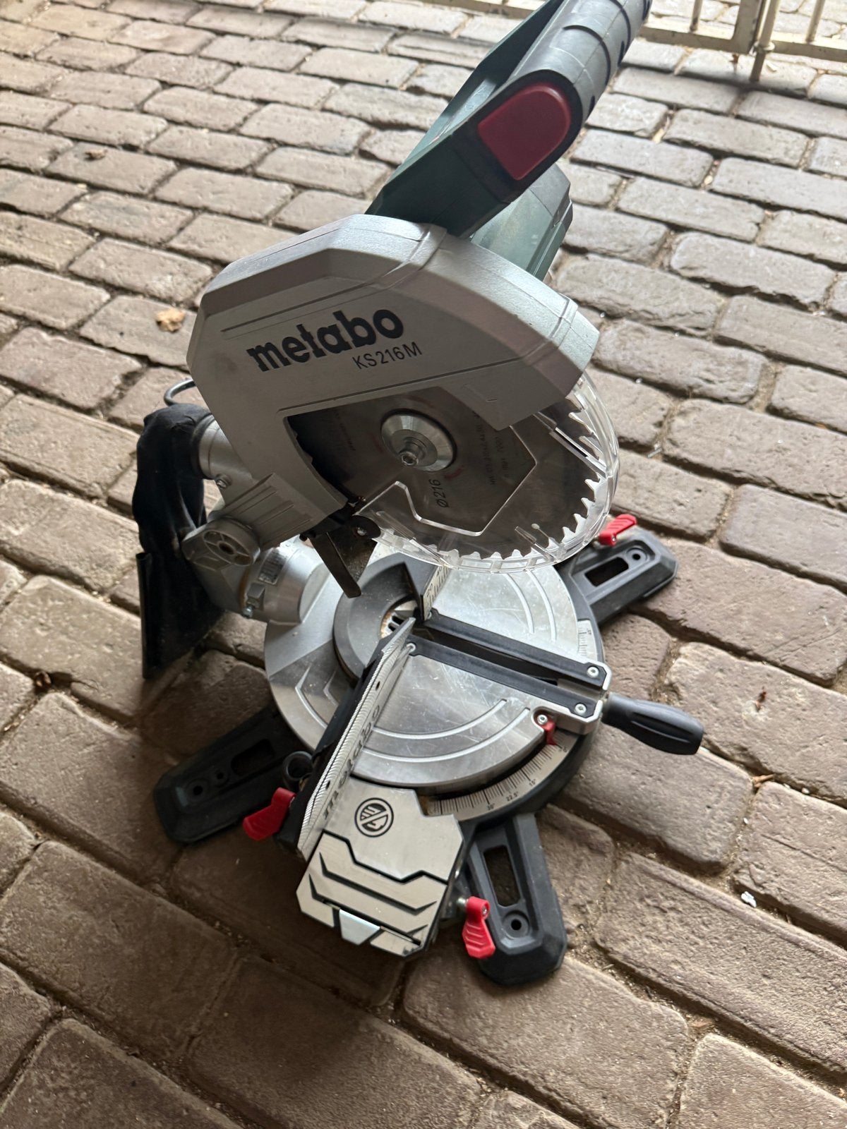 Metabo afkortzaag KS216M - Zo goed als nieuw, Doe-het-zelf en Verbouw, Gereedschap | Zaagmachines, Ophalen of Verzenden, Zo goed als nieuw