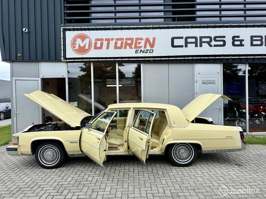 Cadillac Fleetwood Brougham 4.1 V8 aut 1982 STRAKKE STAAT, Auto's, Cadillac, Achterwielaandrijving, Gebruikt, 8 cilinders, Overige carrosserieën