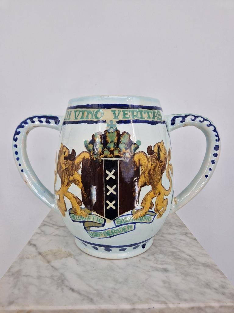 Ceremoniële Delfts Aardewerk Wijnkruik met kist/locatie, Ophalen of Verzenden