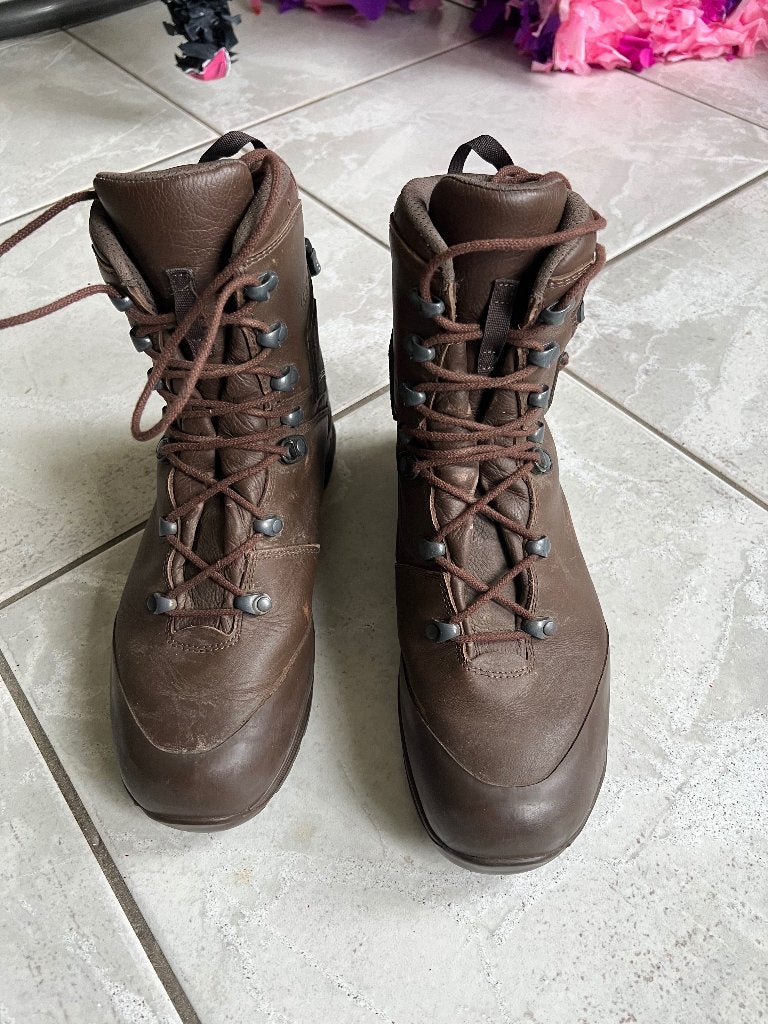 Licht gedragen paar HAix Mondo wandelschoenen maat 280B.44, Verzenden, Gebruikt, Schoenen