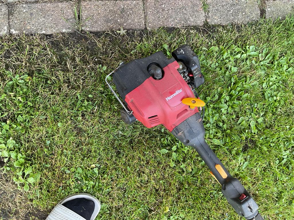 Homelite Benzine Grastrimmer - Krachtig en Betrouwbaar, Ophalen, Gebruikt, 30 tot 50 cm, Benzine