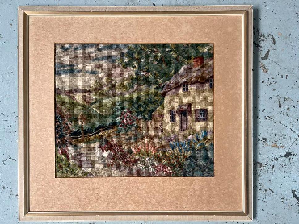 Handgeborduurd schilderij met paspatoe en bijzondere lijst, Ophalen of Verzenden, Gebruikt, Schilderij, 50 tot 75 cm