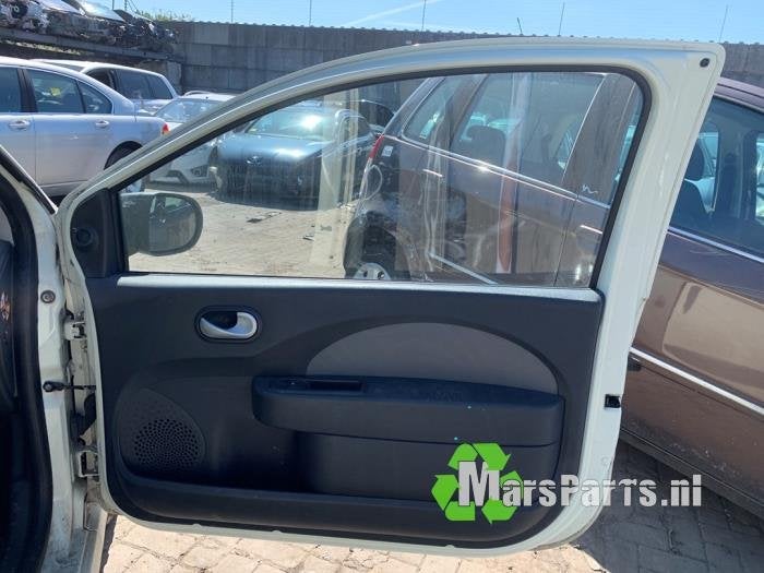 Portier 2Deurs rechts van een Renault Twingo (OVENR), Gebruikt, -, -, Ophalen of Verzenden