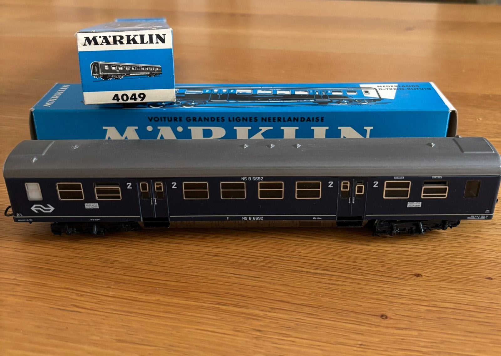 Märklin HO	4049	Personenrijtuig (2e kl.) B6692 NS, Wisselstroom, Gebruikt, Wagon, Ophalen of Verzenden