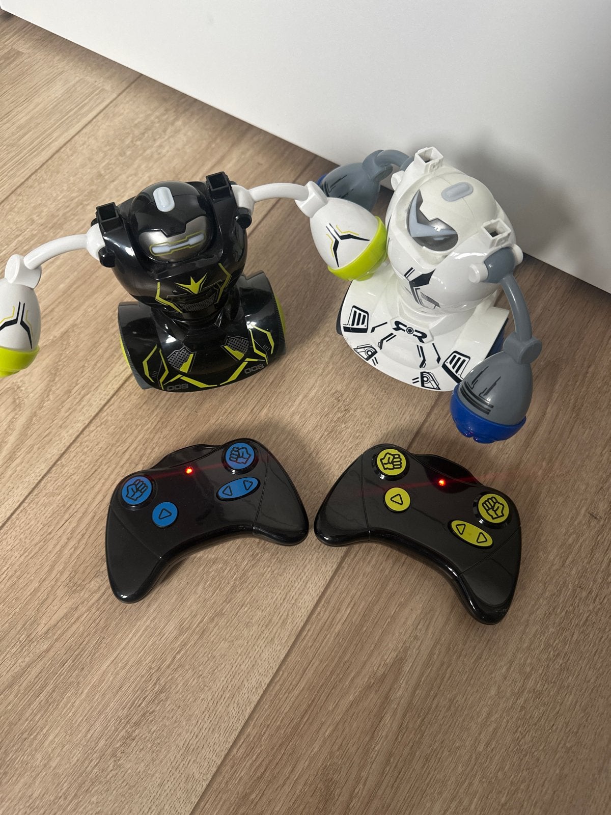 Robo Kombat Battle Robots met afstandsbediening, Ophalen of Verzenden, Gebruikt