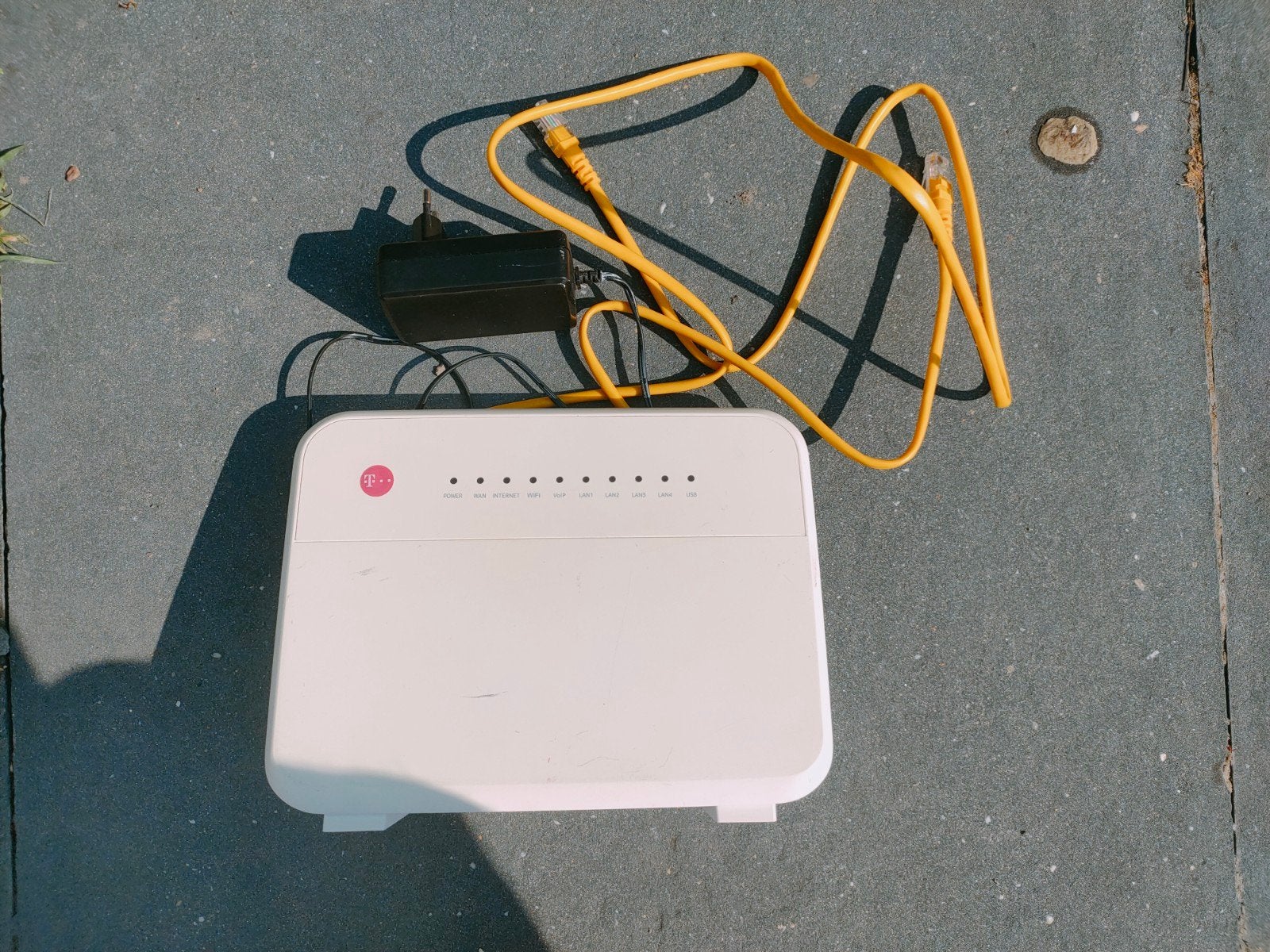 Huawei HG659 Home Gateway Router - T-Mobile, Computers en Software, Routers en Modems, Ophalen of Verzenden, Gebruikt, Router met modem
