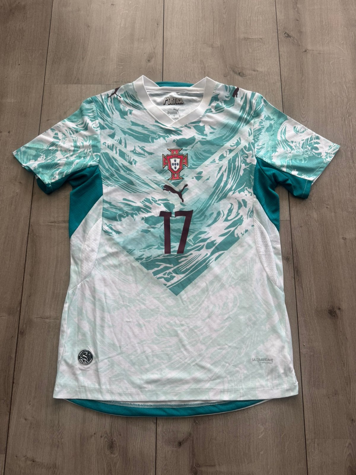 Puma Portugal Voetbalshirt Rafael Leão #17 Turquoise Wit, Maat S, Ophalen of Verzenden, Zo goed als nieuw, Shirt