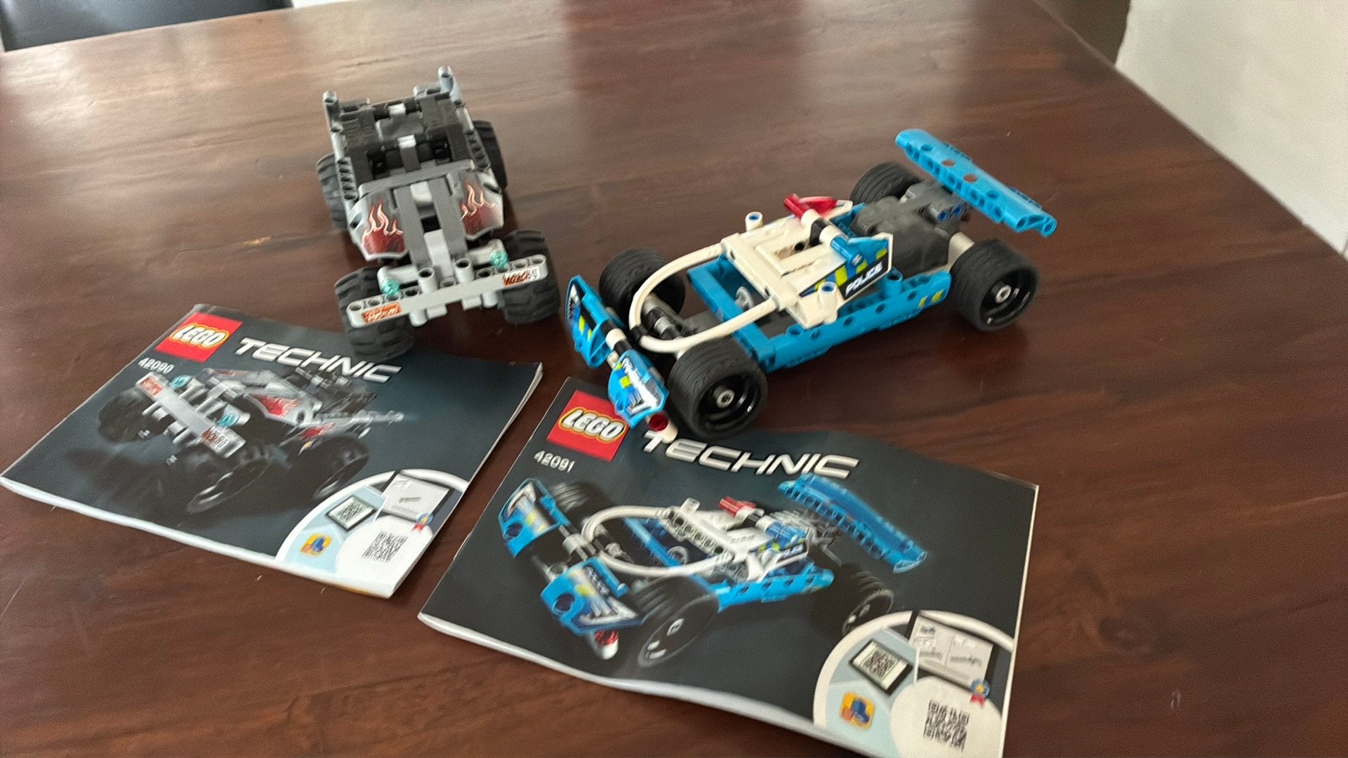 Lego technic 42091 en 42090, Kinderen en Baby's, Speelgoed | Duplo en Lego, Ophalen, Compleet, Lego, Zo goed als nieuw