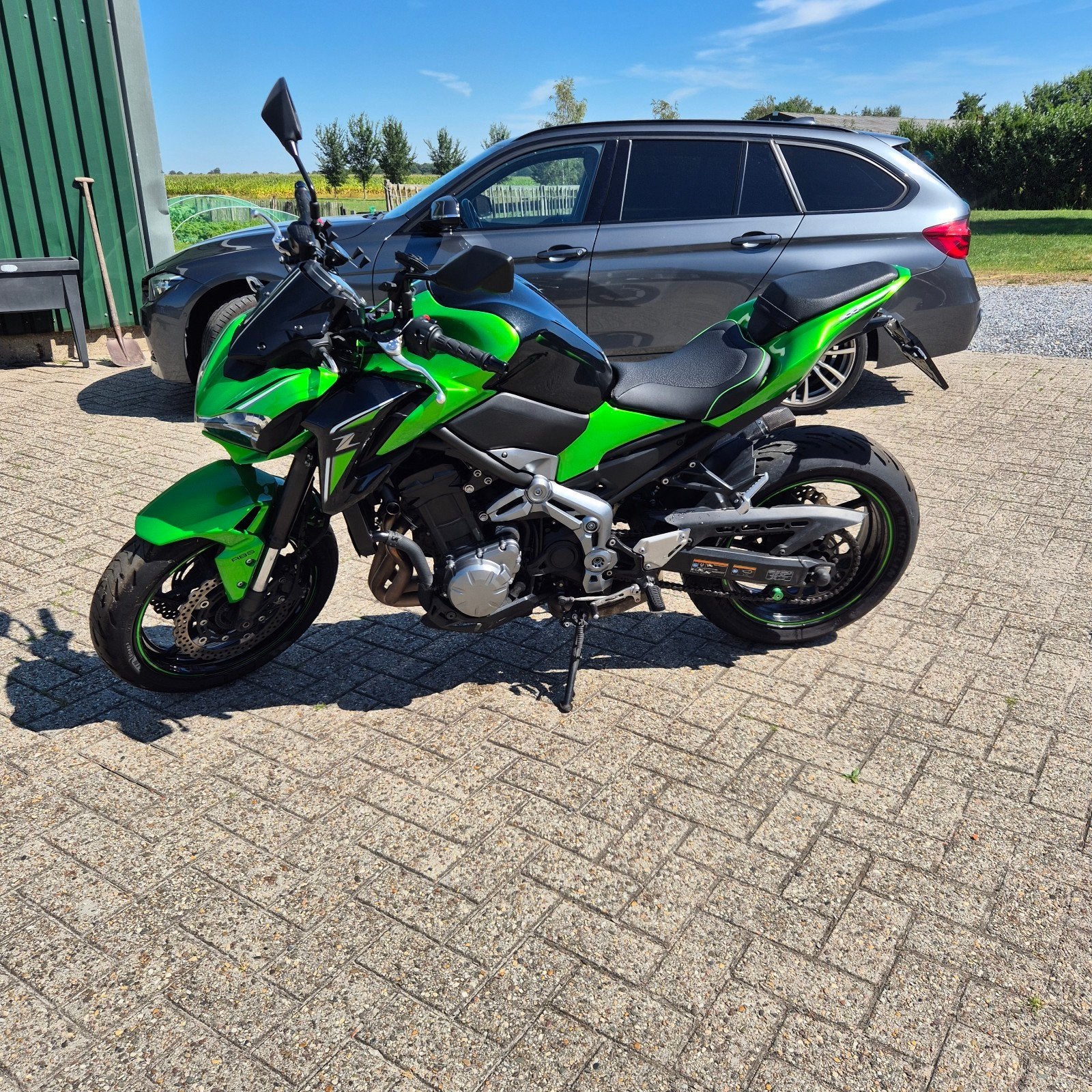 Kawasaki Z900 2017 - Akrapovic, Michelin Pilot Road 5, Bedrijf, Naked bike