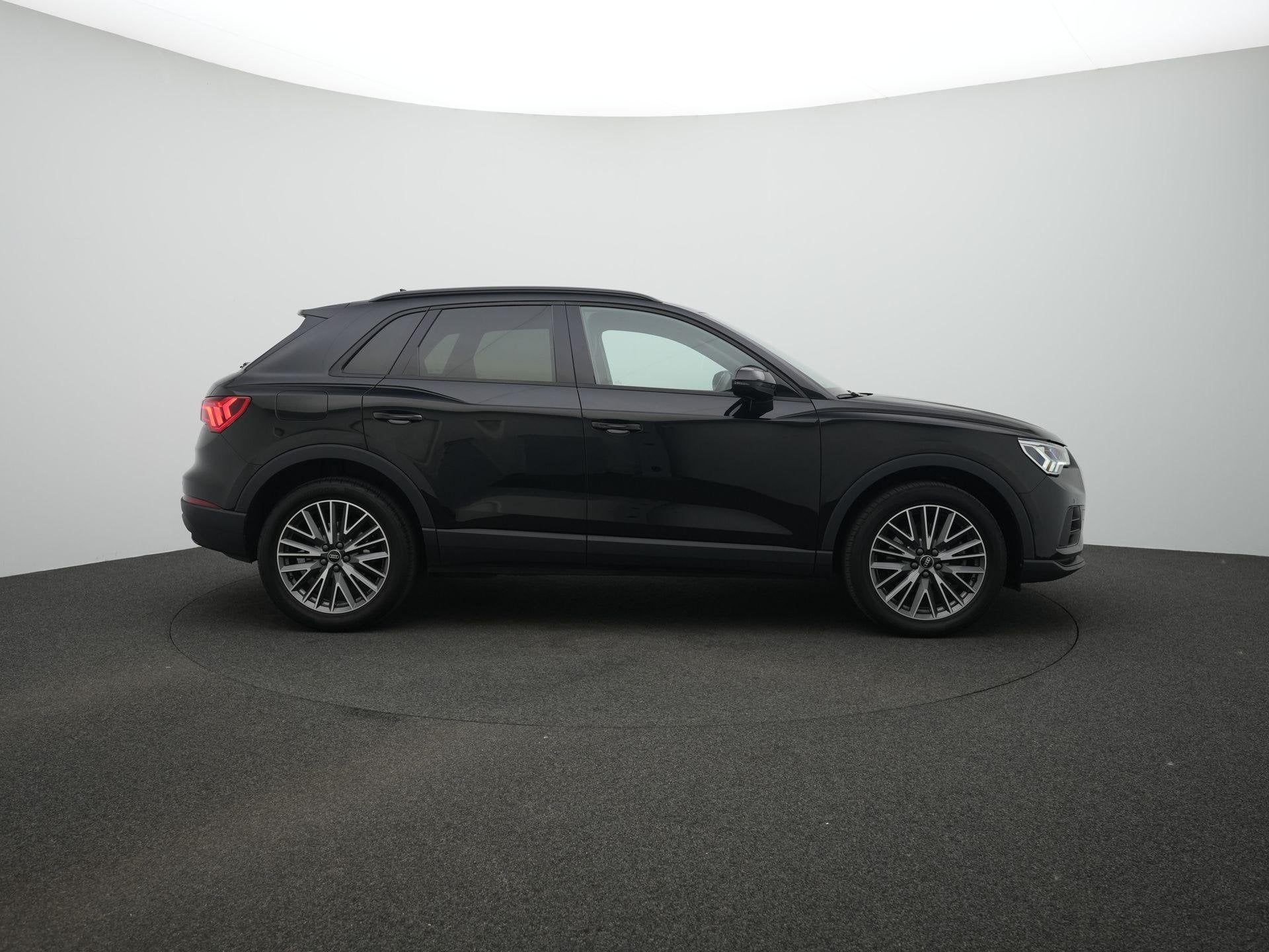 Audi Q3 45 TFSI e 245pk S tronic Edition | Achteruitrijcamer, Gebruikt, Zwart, Hybride Elektrisch/Benzine, SUV of Terreinwagen
