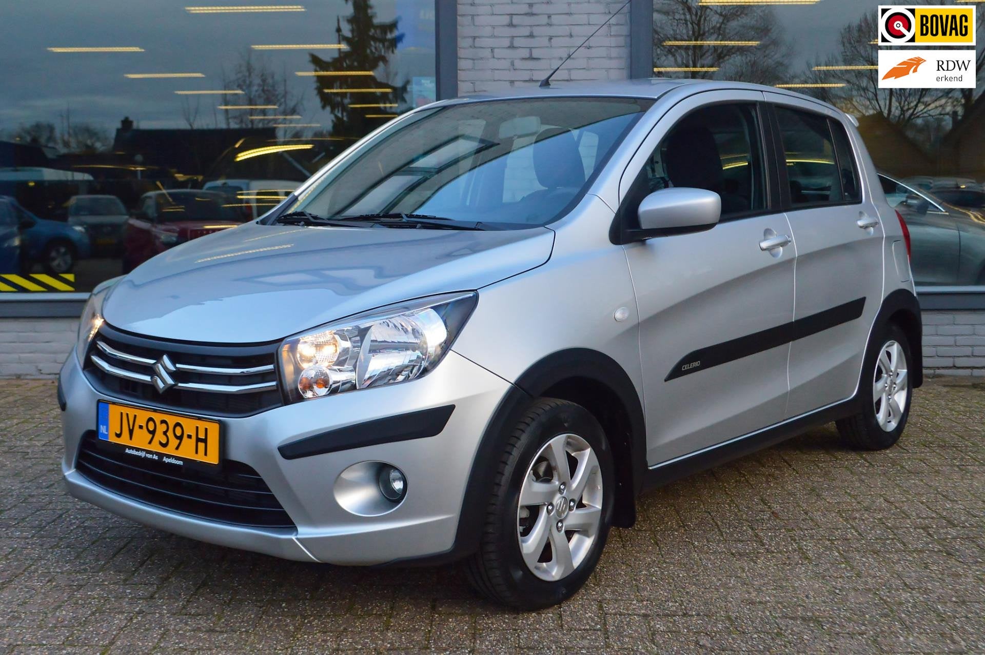 Suzuki Celerio 1.0 Exclusive AIRCO|CRUISE|PARKEERSENSOREN|TR, Gebruikt, Origineel Nederlands, Grijs, 3 cilinders