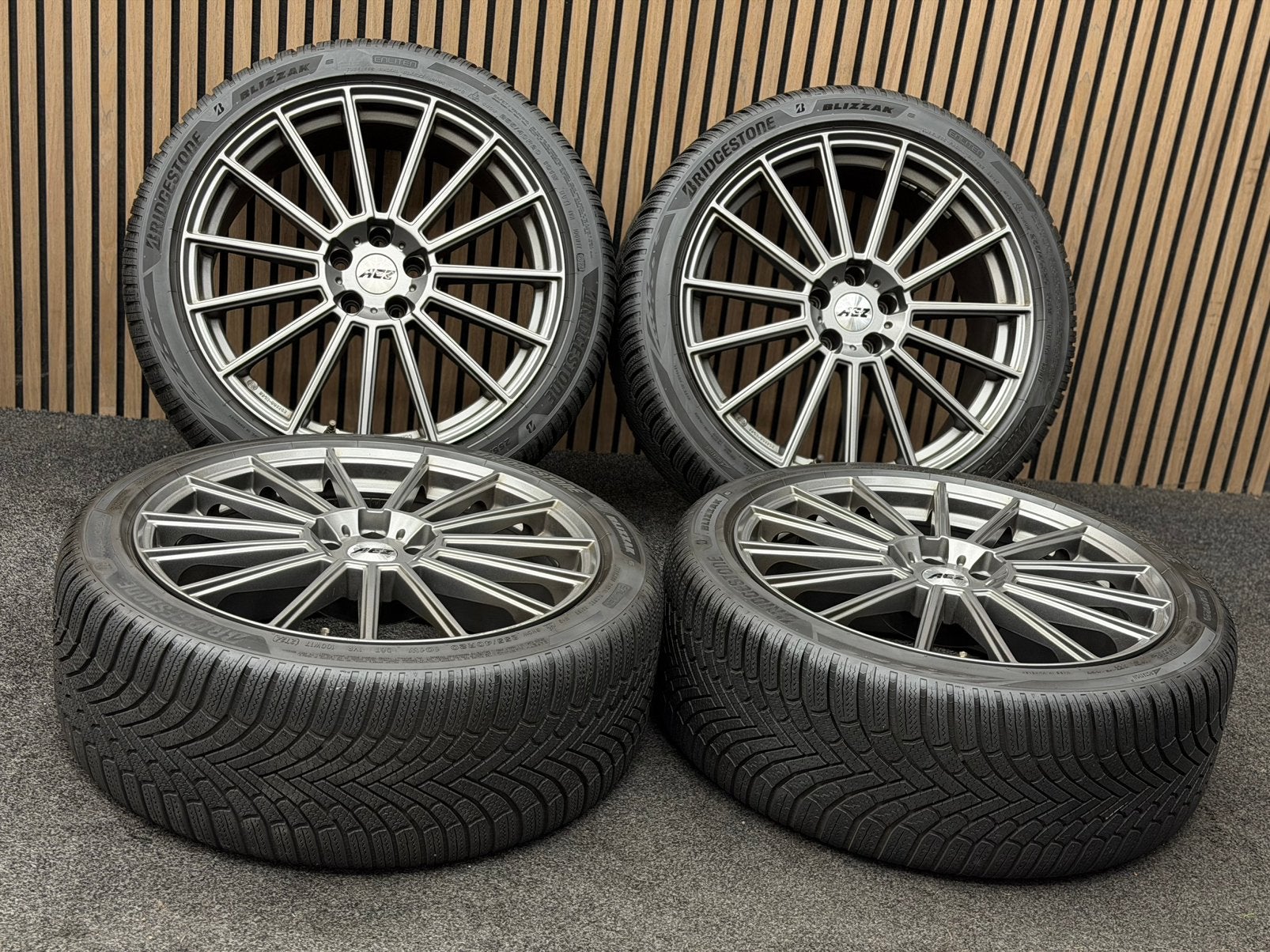 20 inch AEZ Steam - Terramar Tiguan 5x112 ET36 Bridgestone, Ophalen, 255 mm, ., Banden en Velgen
