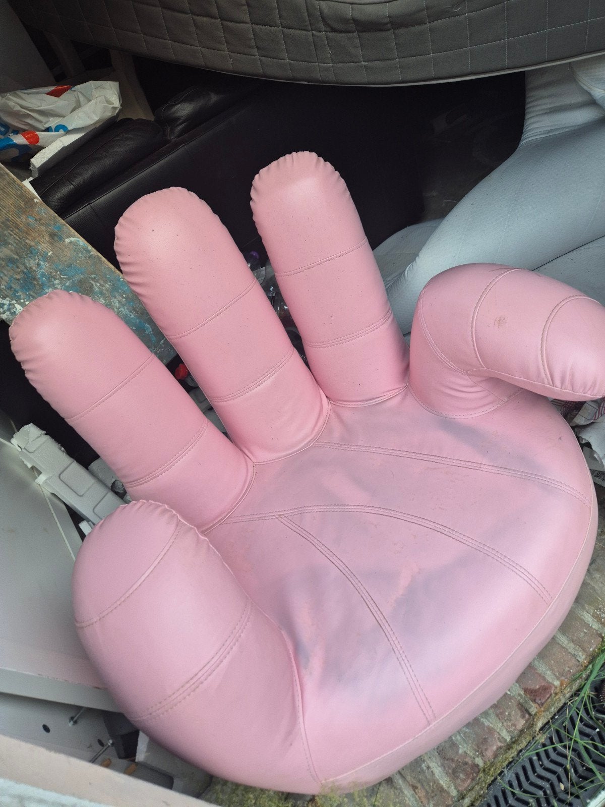 Roze Hand Stoel - Uniek Design, Huis en Inrichting, Kunststof, Gebruikt, Overige kleuren, Speels, Uniek, Modern