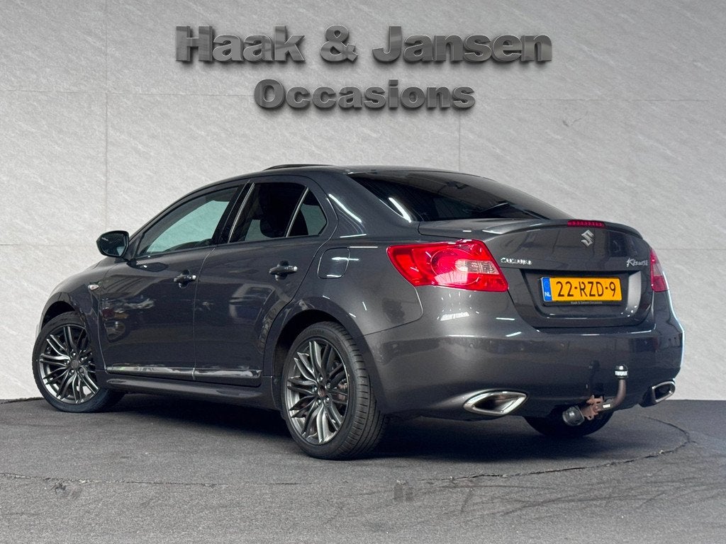 Suzuki Kizashi 2.4 Sport Trekhaak Memory seats Stoelverwarmi, Auto's, Suzuki, Euro 5, Gebruikt, Zwart, 4 cilinders