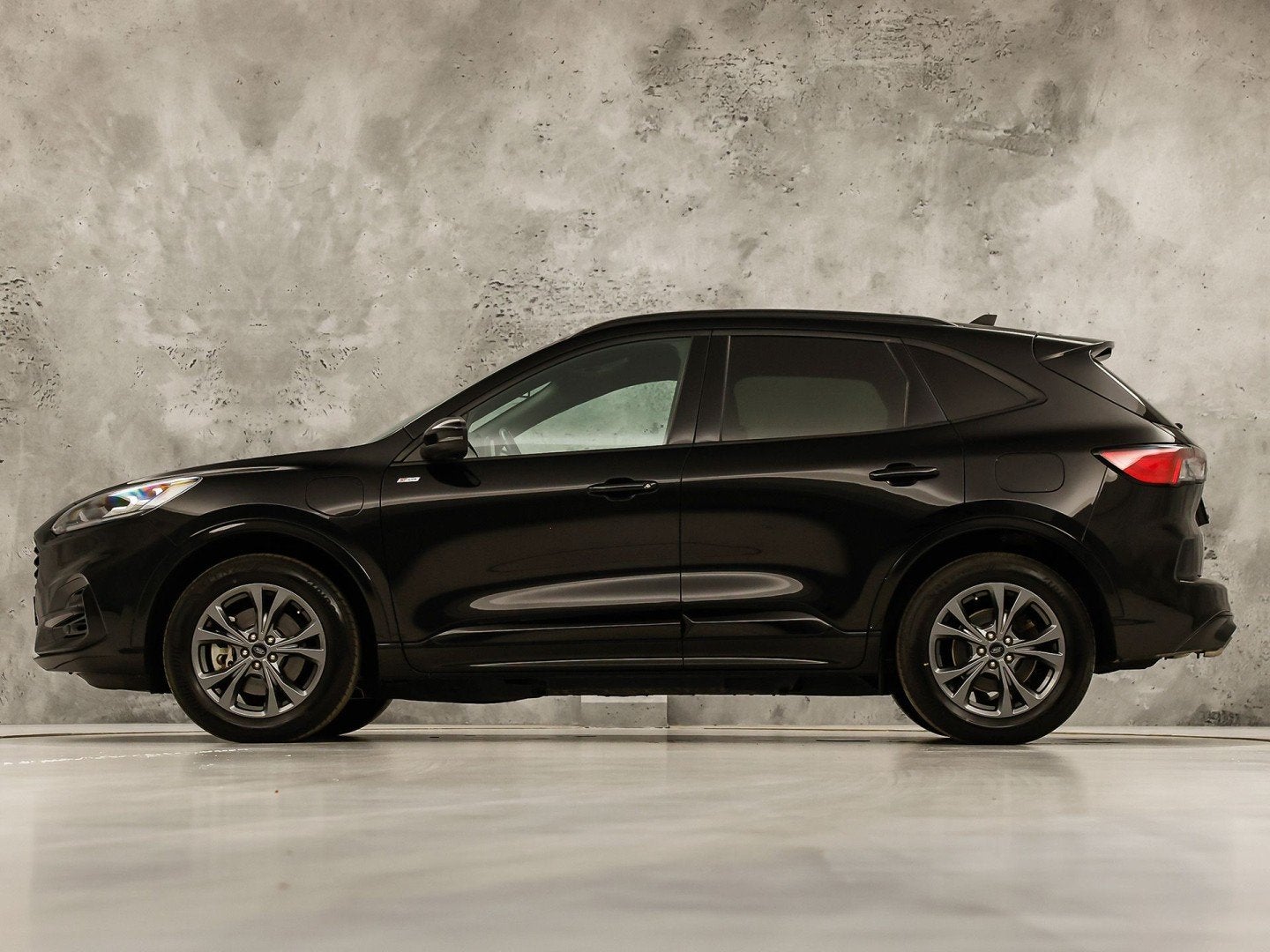 Ford Kuga 2.5 PHEV ST-Line X 225Pk Automaat (VIRTUAL COCKPIT, Auto's, Gebruikt, 4 cilinders, Zwart, Bedrijf