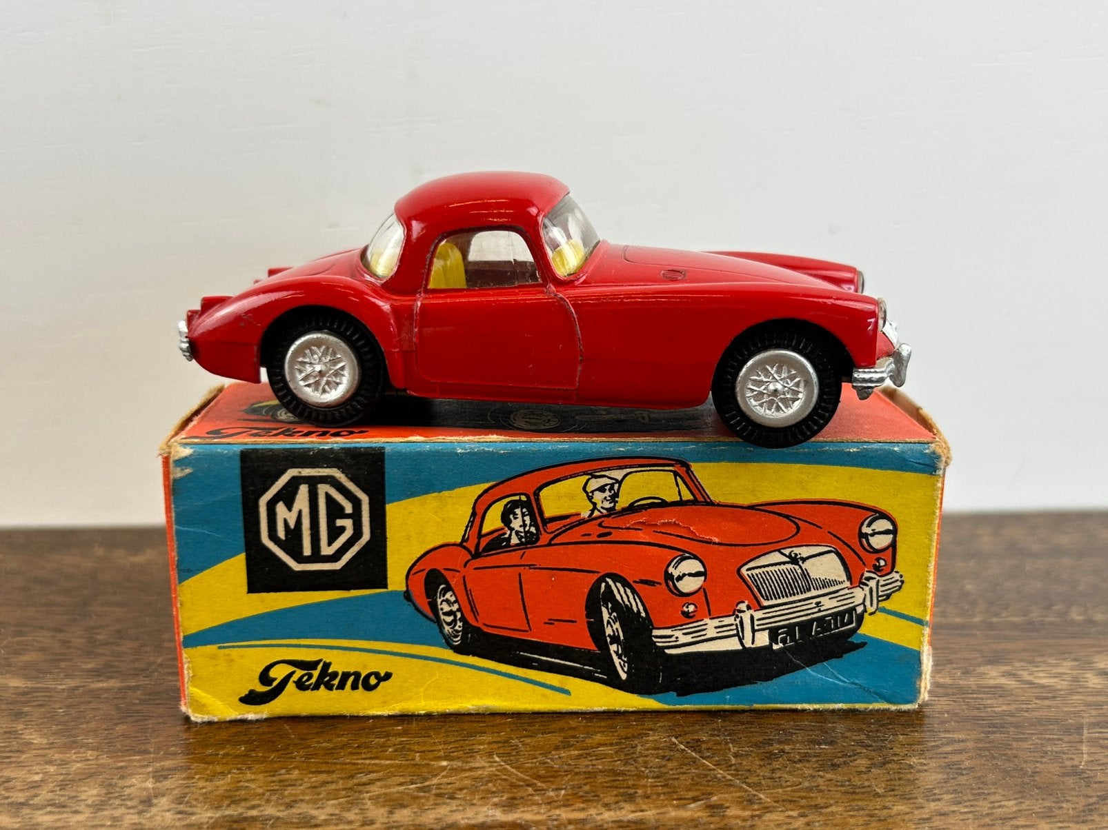 Tekno 824 MGA 1600, Ophalen of Verzenden, Zo goed als nieuw, Auto, Tekno
