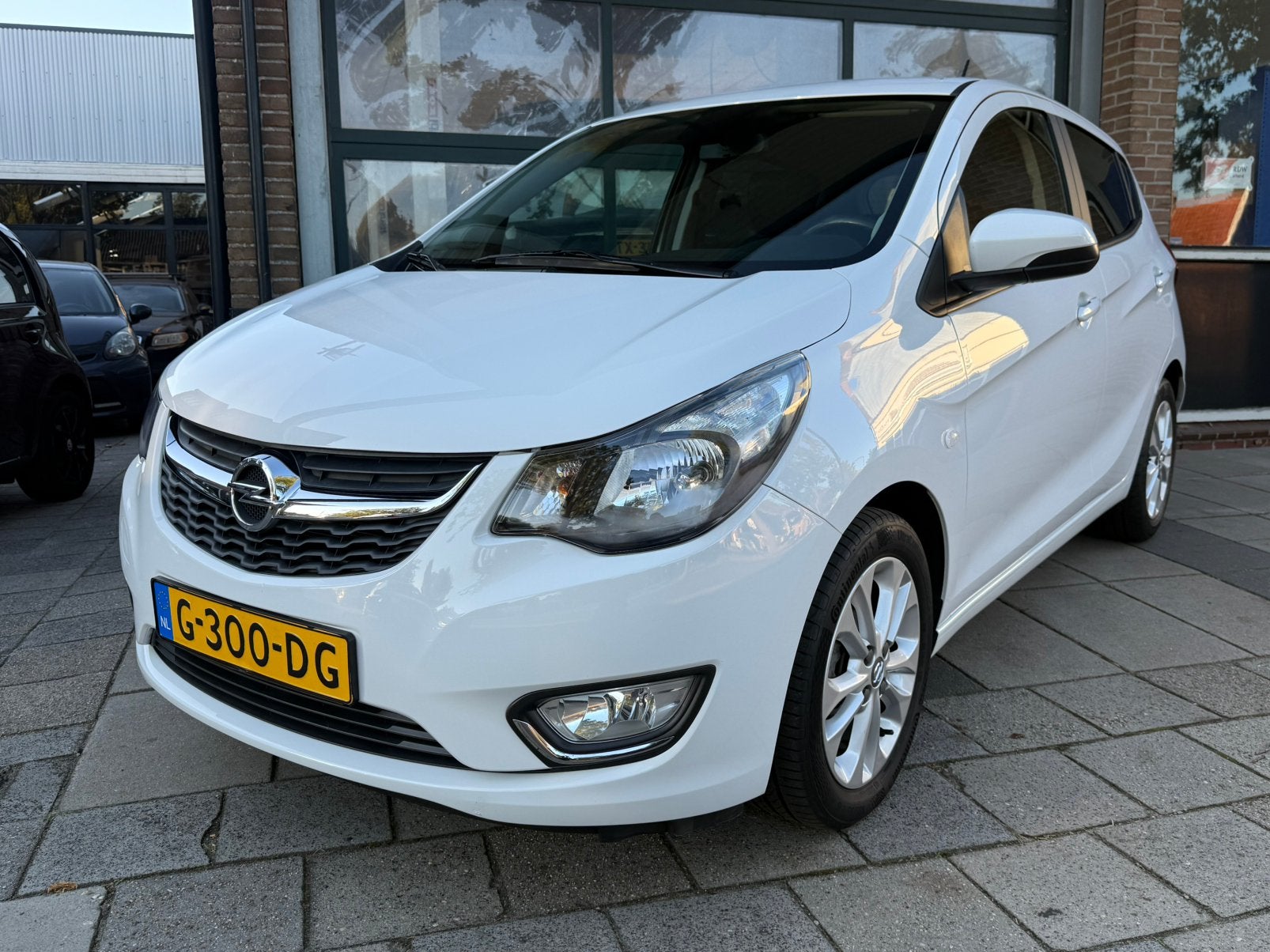 Opel Karl 1.0 Ecoflex S/S 75pk 2019 | Leder | Stoelverwarmin, Voorwielaandrijving, 839 kg, Zwart, Wit