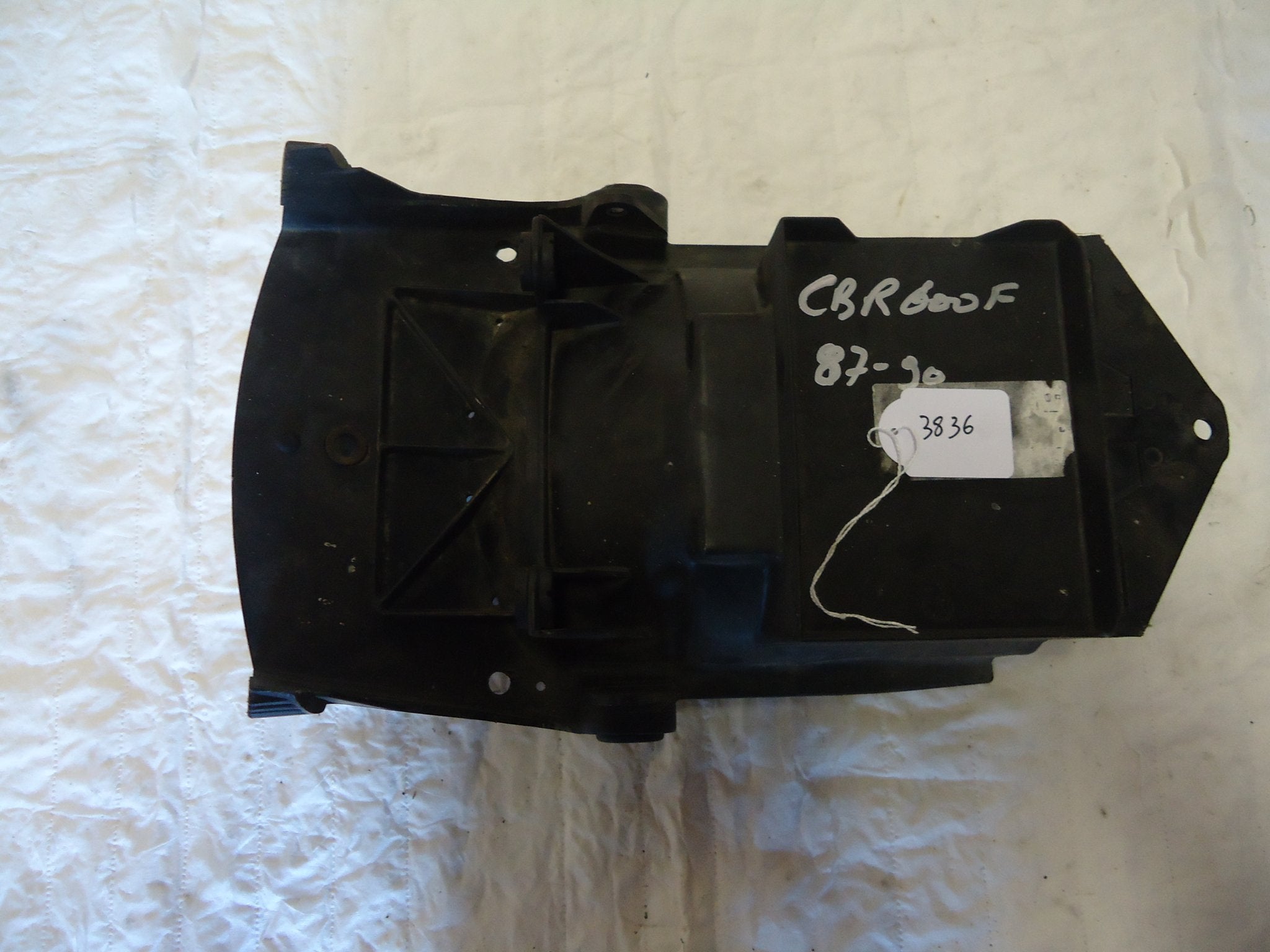 CBR600F 1987 - 1990 Honda Batterijbak D1-11143
