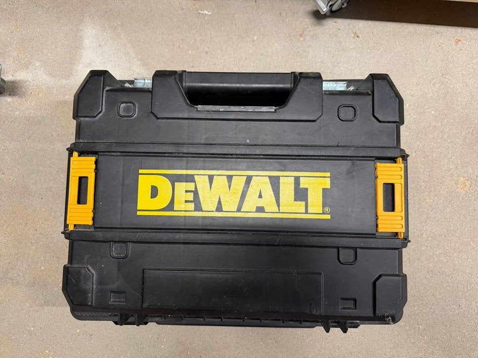 DeWalt DCD795 Boor- en Schroefmachine met 2 accu's, 600 watt of meer, Ophalen of Verzenden, Klopboormechanisme, Zo goed als nieuw