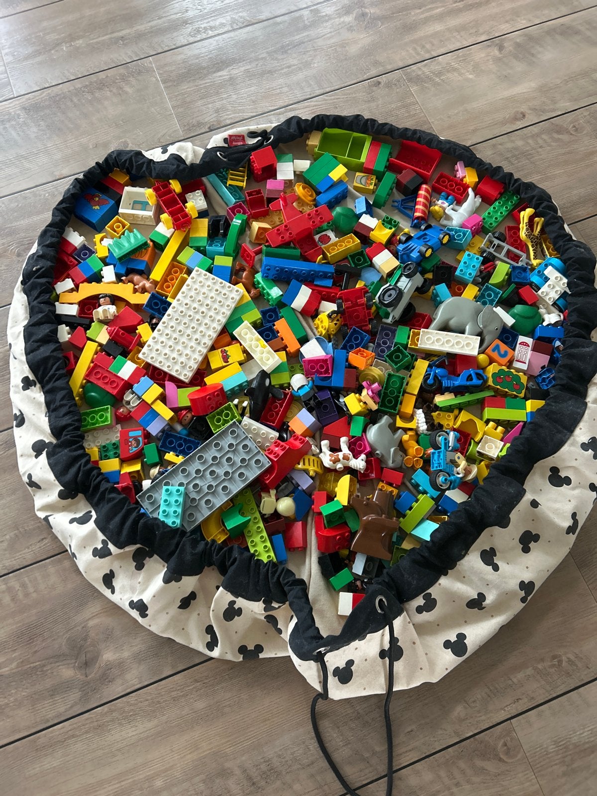 Grote partij LEGO Duplo met 2 locomotieven en knikkerbaan, Gebruikt, Ophalen of Verzenden, Duplo, Inclusief accessoires