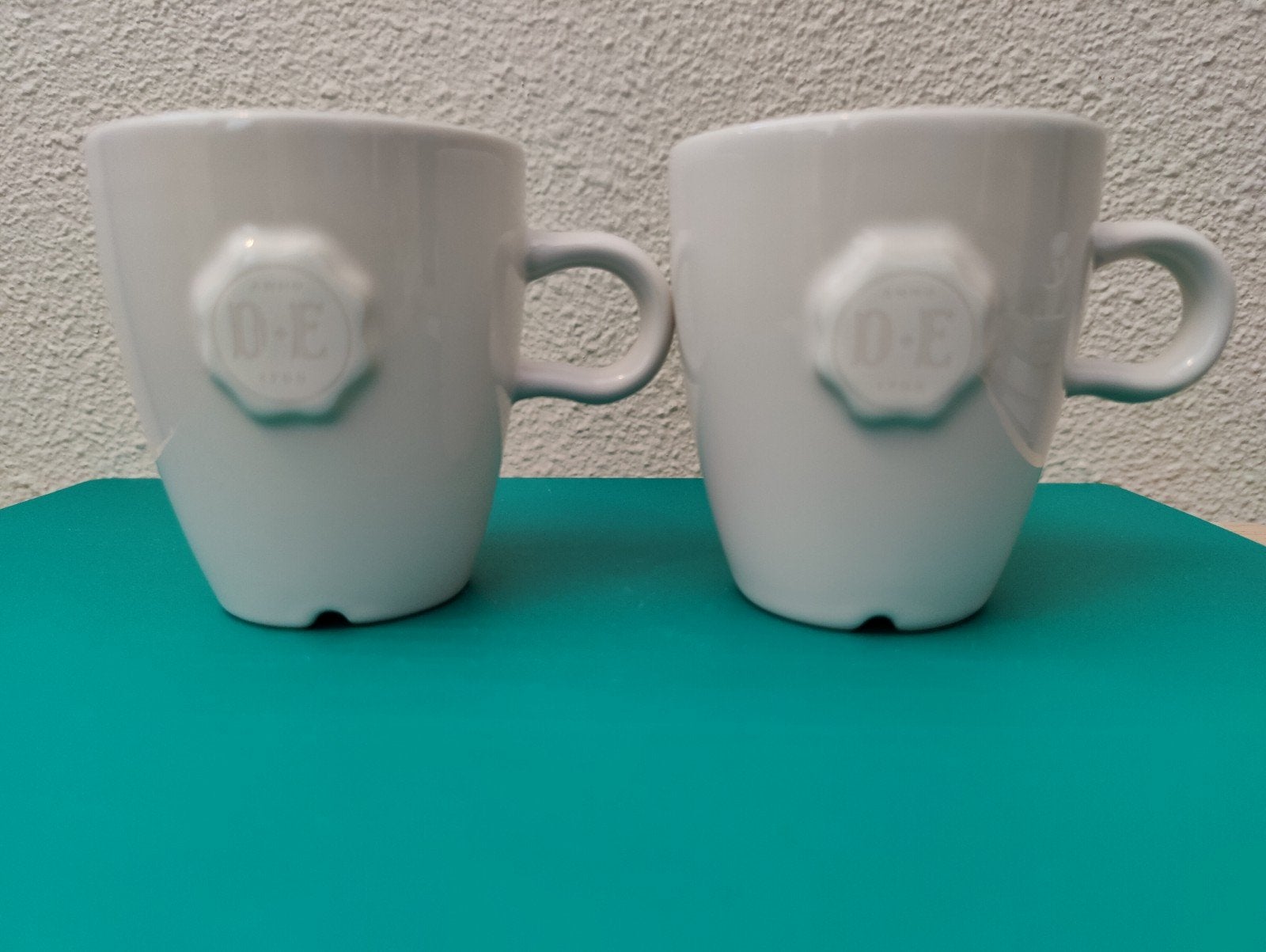 Twee senseomokjes van Douwe Egberts, gemaakt door Mosa, Overige merken, Verzenden, Mok, Zo goed als nieuw