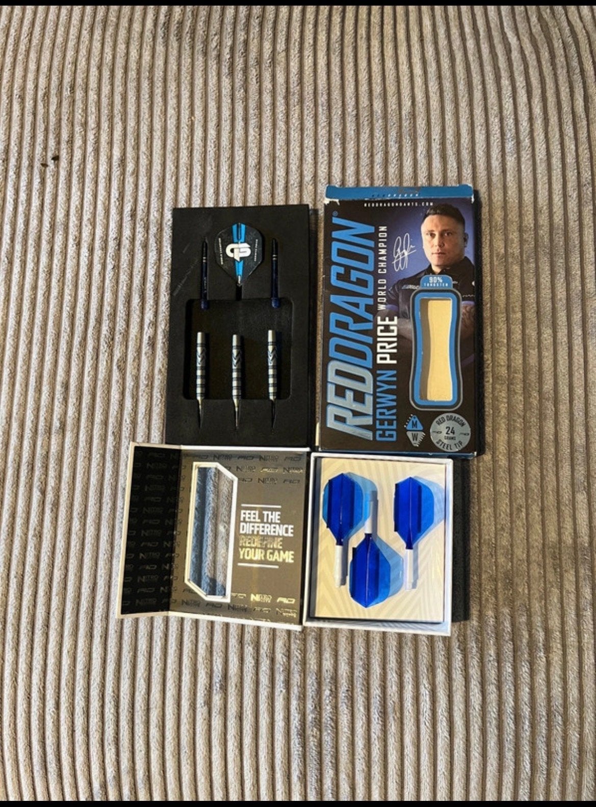 Red Dragon Gerwyn Price Darts - Nieuw in verpakking, Verzenden, Zo goed als nieuw, Pijlen