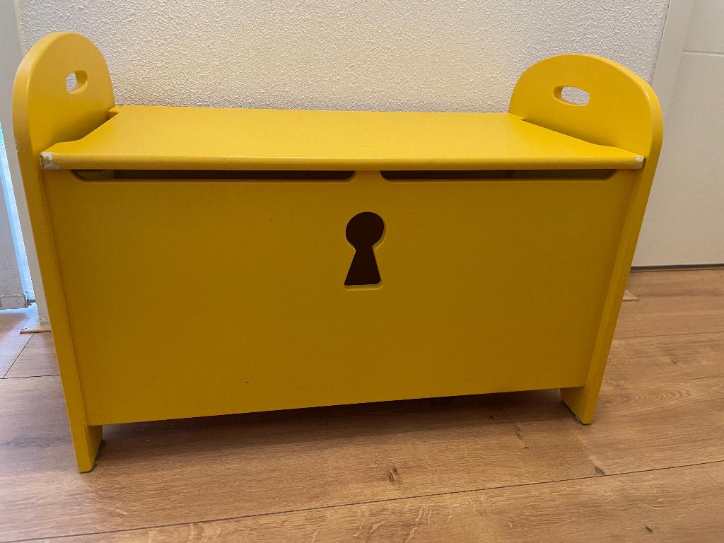 Gele kist / bank IKEA (kind), Ophalen, Minder dan 50 cm, Gebruikt, 50 tot 100 cm