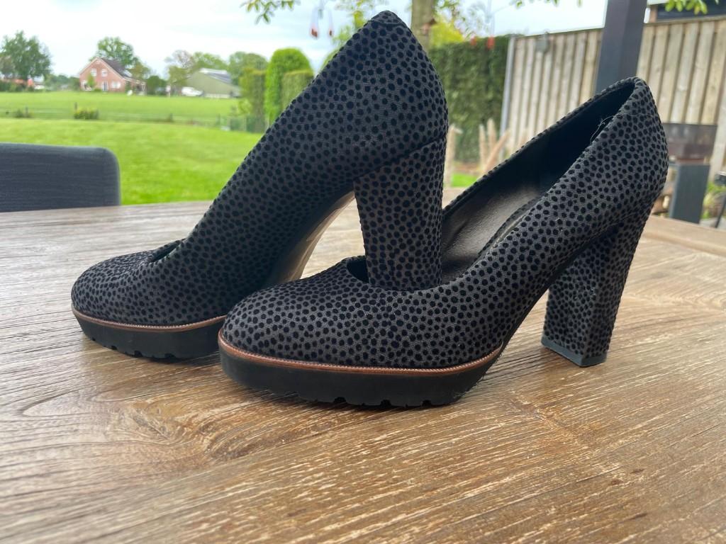 Prachtige Pumps Maripé, maat 39,5, Pumps, Ophalen of Verzenden, Zo goed als nieuw, Grijs