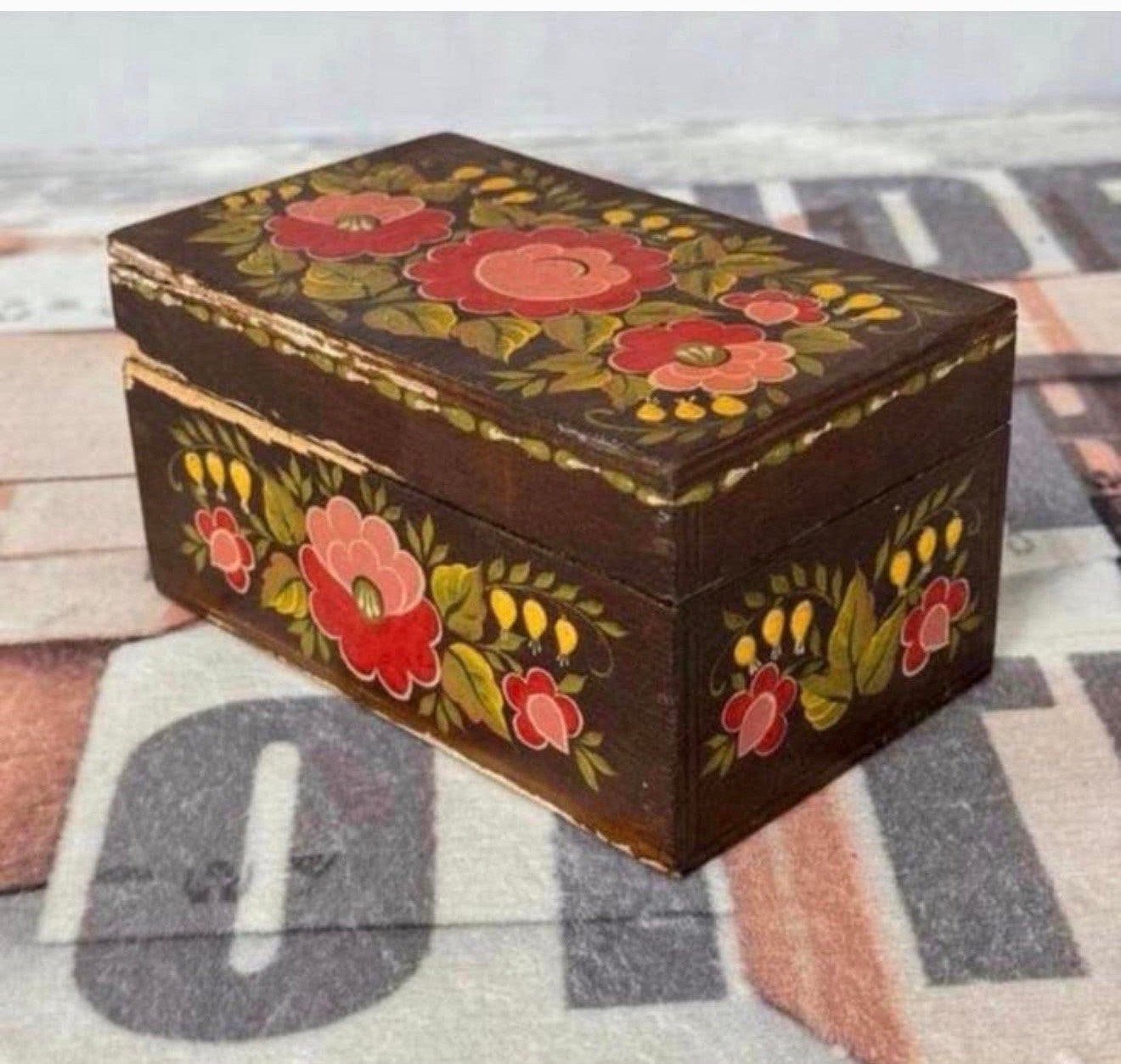 Antiek vintage sieradendoos hout gelakte doos Kashmir India, Antiek en Kunst, Ophalen of Verzenden