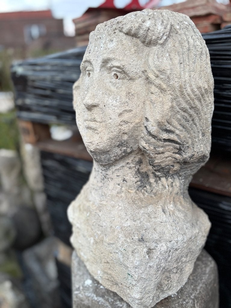 Eeuwenoud borstbeeld in franse zandsteen, Ophalen of Verzenden