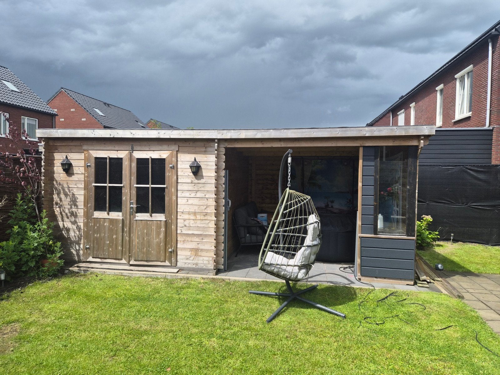 Houten Tuinhuis met Overkapping en Dubbele Deuren, Ophalen of Verzenden, Gebruikt
