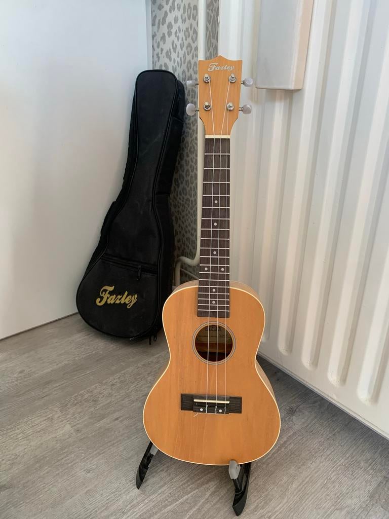 Ukelele Fazley met standaard en draagtas, Ophalen of Verzenden, Zo goed als nieuw, Ukelele