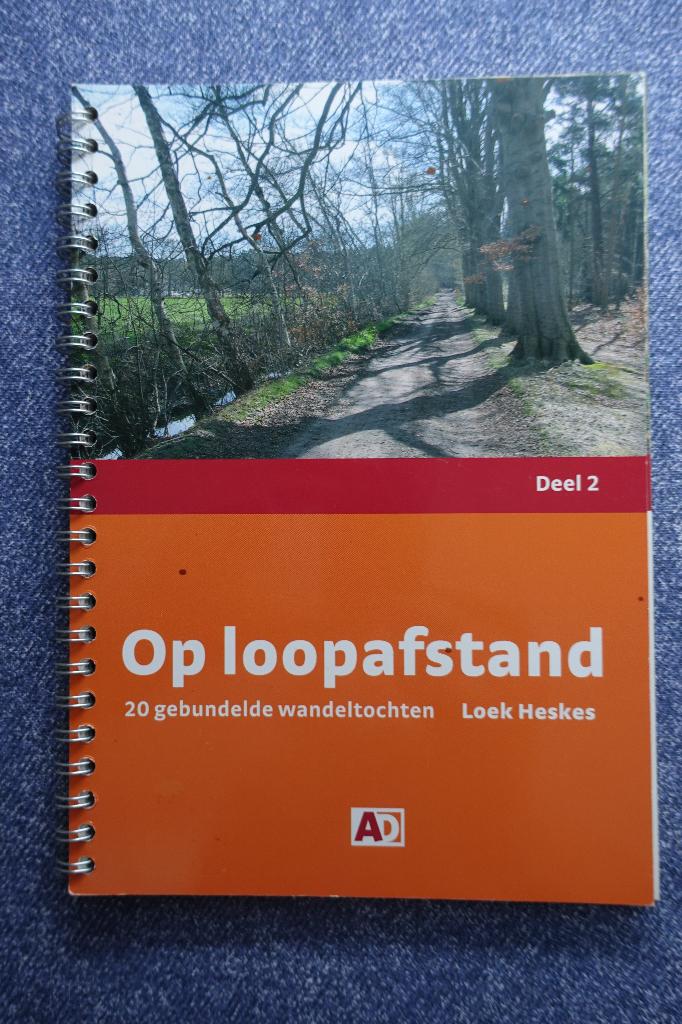 Loek Heskes. Op loopafstand, deel 2 (wandelroutes), Overige merken, Ophalen of Verzenden, Zo goed als nieuw, Reisgids of -boek
