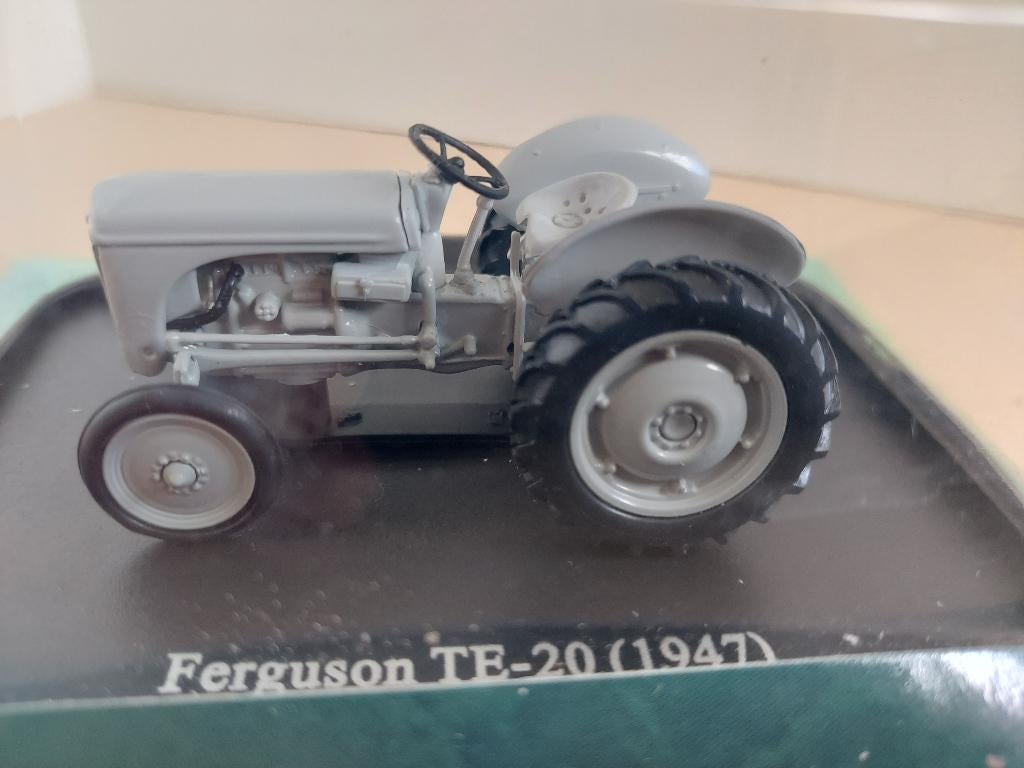 Ferguson TB 20 1/44 editions Atlas, Hobby en Vrije tijd, Verzenden, Zo goed als nieuw, Tractor of Landbouw, Overige merken