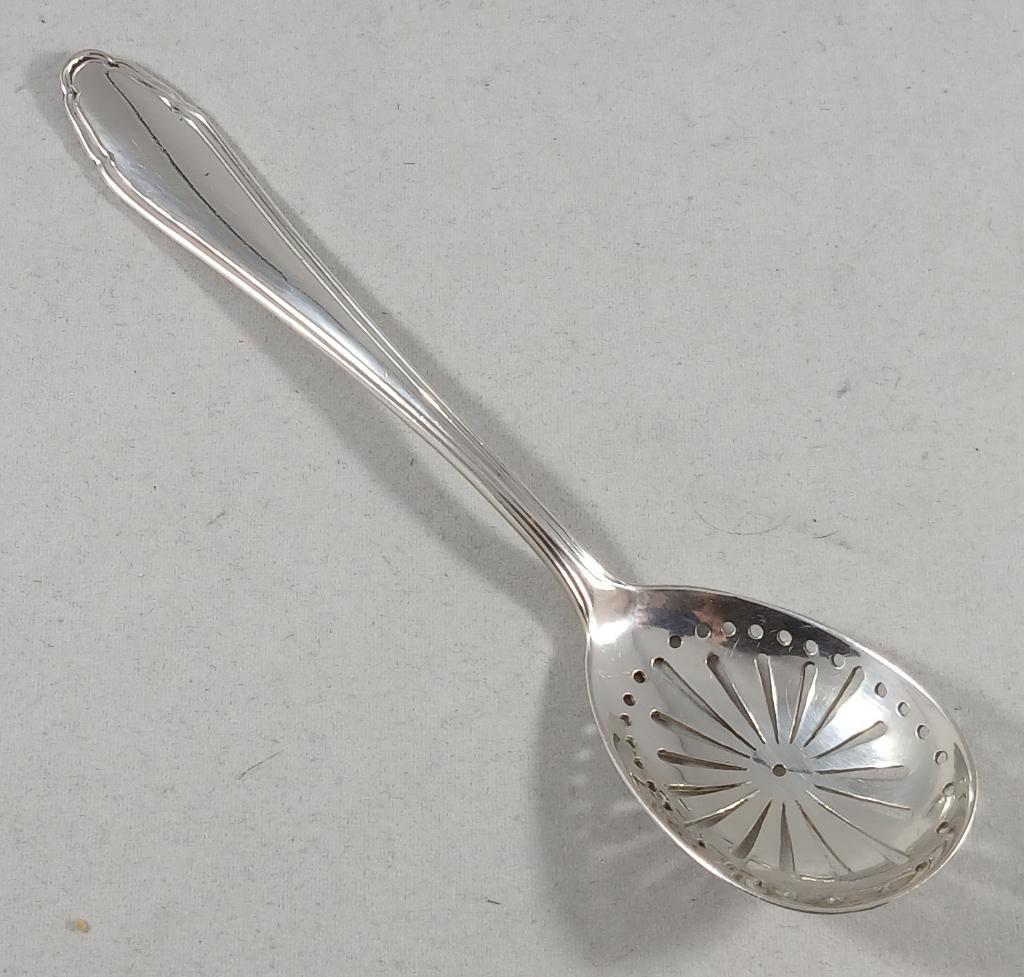 Klein zilveren natfruitlepeltje Chippendale 830 zilver, Ophalen of Verzenden, Zilver