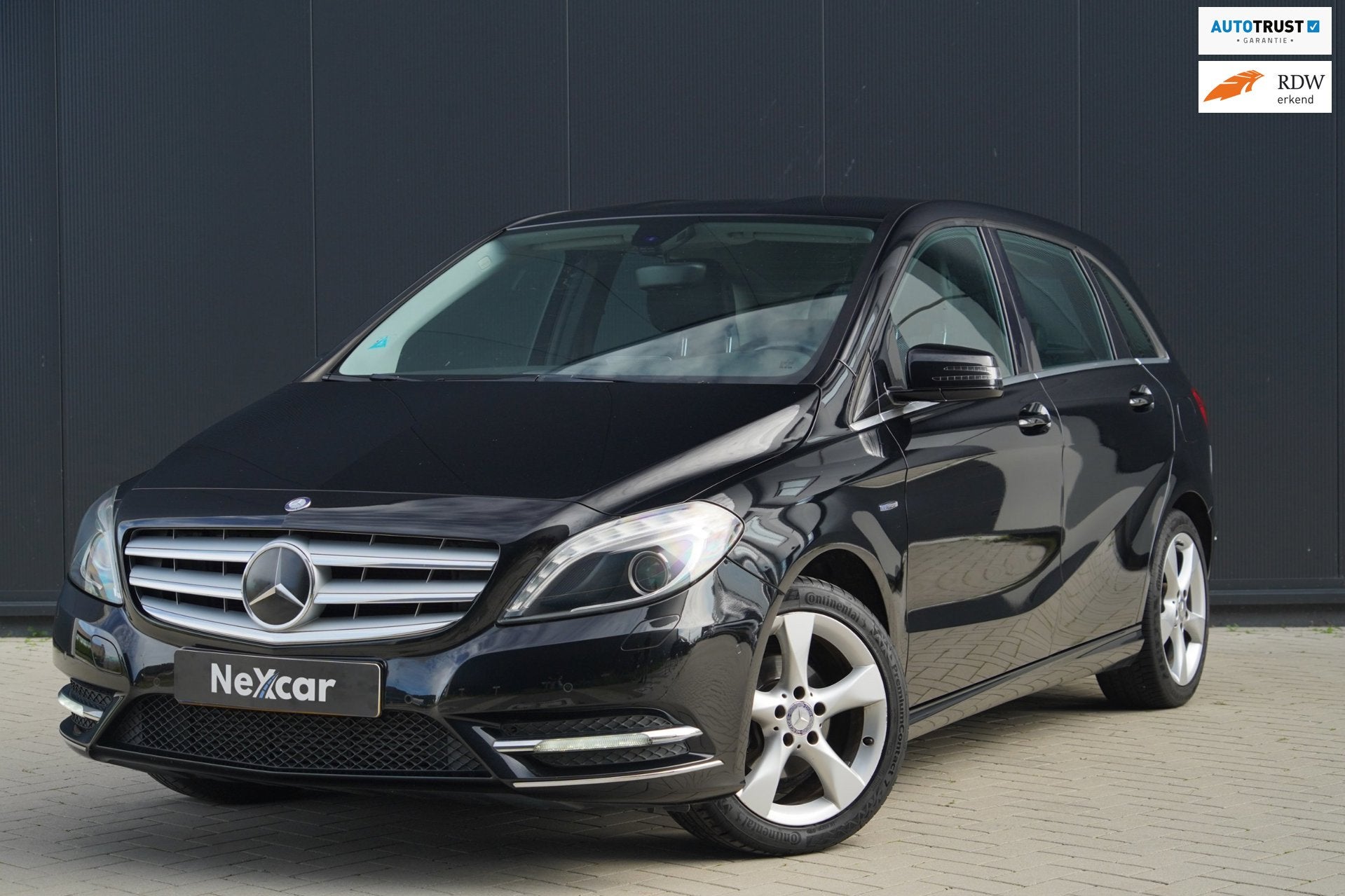 Mercedes-Benz B-klasse 180 Ambition Bi-xenon|Leder|Cruise|LM, Auto's, Voorwielaandrijving, Gebruikt, 1295 kg, 4 cilinders