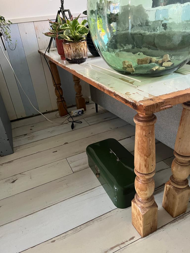 Decoratieve houten tafel met gedraaide poten, Ophalen, Gebruikt, 150 tot 200 cm, Minder dan 50 cm