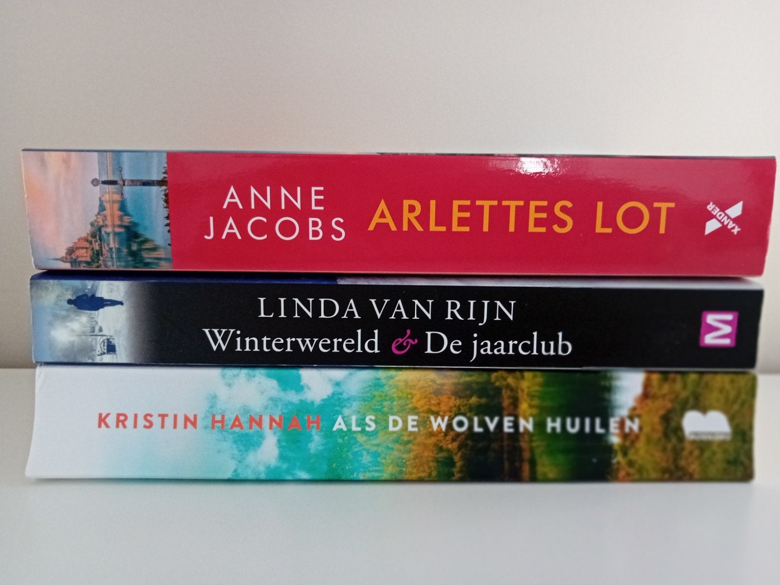Anne Jacobs. Linda van Rijn. Kristin Hannah., Boeken, Ophalen, Zo goed als nieuw