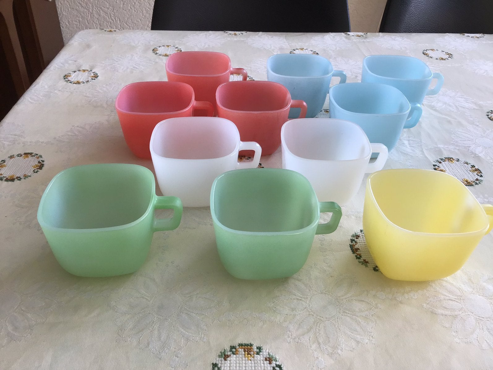 11 Opale France retro glazen mokken., Glas of Glazen, Ophalen of Verzenden, Overige stijlen, Glas
