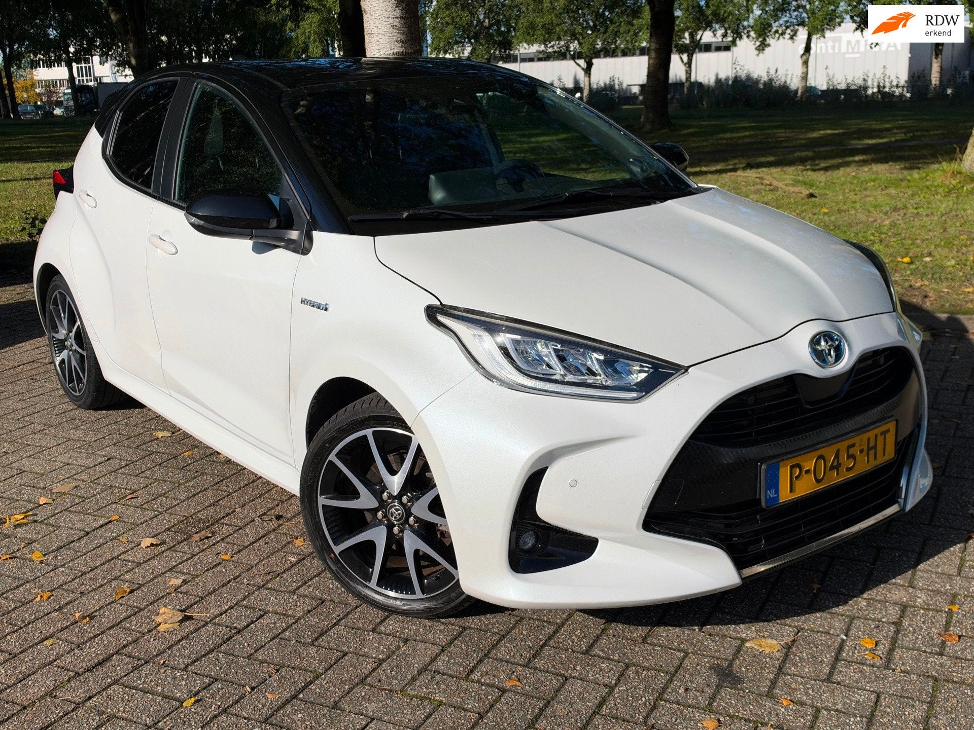 Toyota Yaris 1.5 Hybrid Executive Sport metallic, 450 kg, Gebruikt, Euro 6, 1490 cc