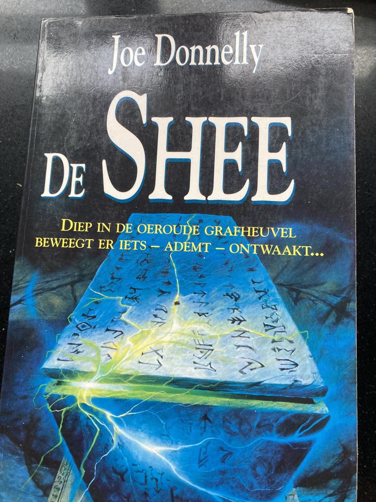 De Shee Joe Donnelly     ( Horror), Ophalen of Verzenden, Gelezen, Joe Donnelly, Amerika