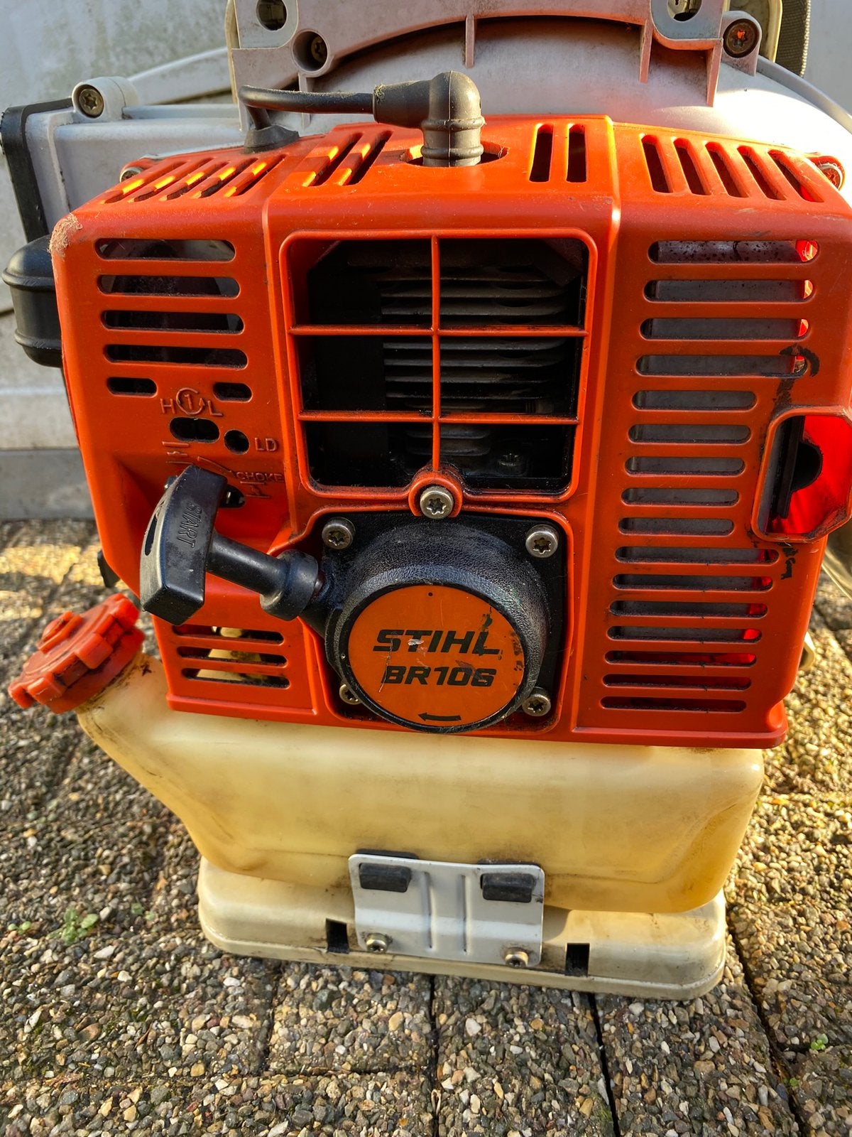 Stihl BR 106 bladblazer benzine, ruggedragen, Tuin en Terras, Ophalen, Gebruikt, Benzine, Ruggedragen
