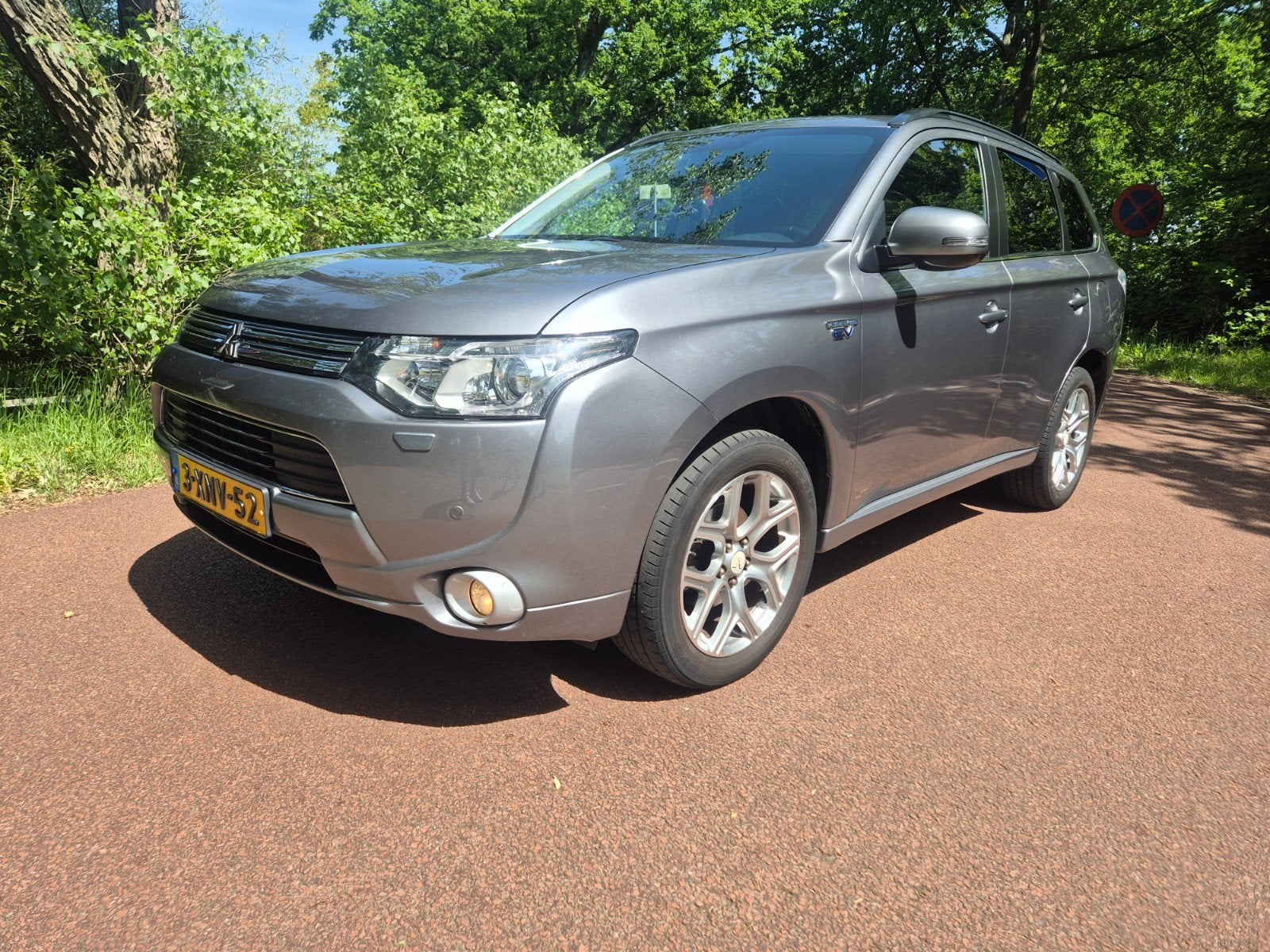 Mitsubishi Outlander 155.500 km gelopen en zeer goede staat!, Auto's, Mitsubishi, 1998 cc, Outlander, Zwart, 4 cilinders