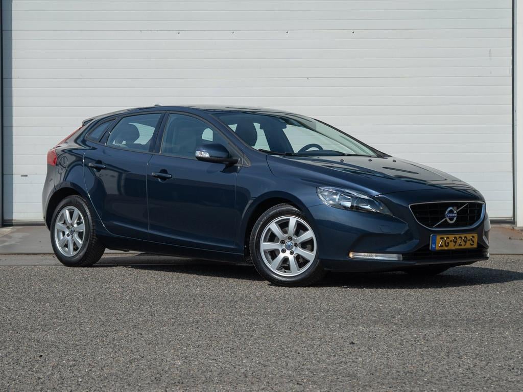 Volvo V40 1.6 D2 (2015) 114 PK Kinetic | Leder | PDC | Clima, Voorwielaandrijving, Euro 5, Gebruikt, 4 cilinders